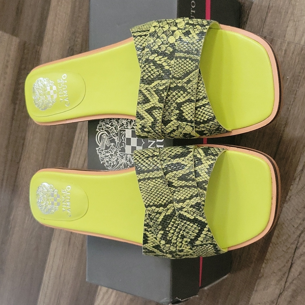 Vince Camuto flats